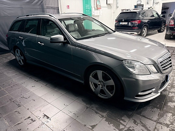 Mercedes-Benz E250 8 of 12
