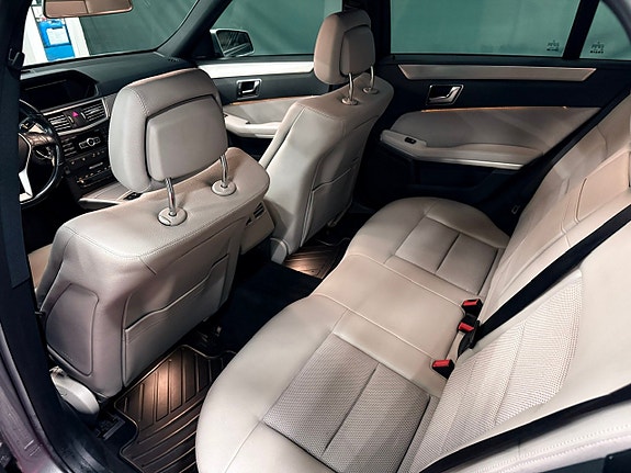 Mercedes-Benz E250 12 of 12