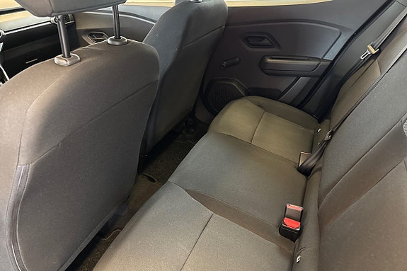 Dacia Sandero 12 of 14
