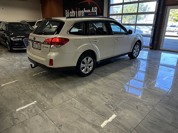 Subaru Outback 5 of 19
