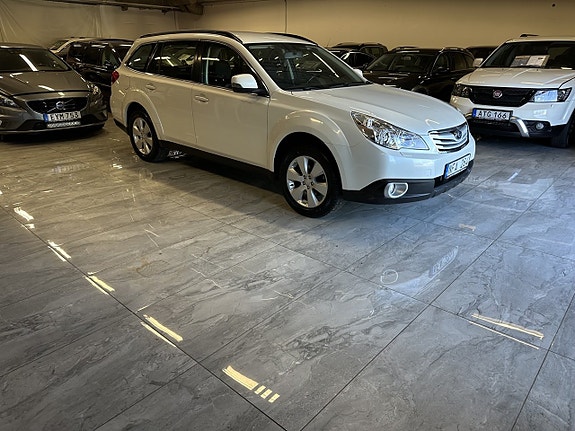 Subaru Outback 2 of 19