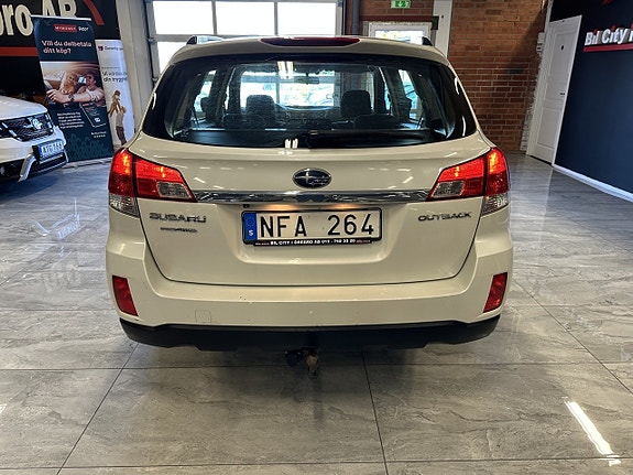 Subaru Outback 12 of 19