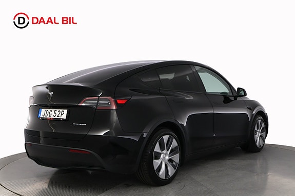 Tesla Model Y 6 of 26