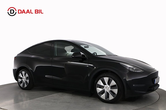 Tesla Model Y 4 of 26
