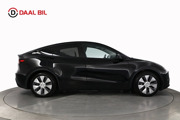 Tesla Model Y 5 of 26