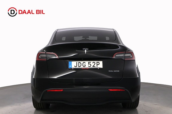 Tesla Model Y 7 of 26
