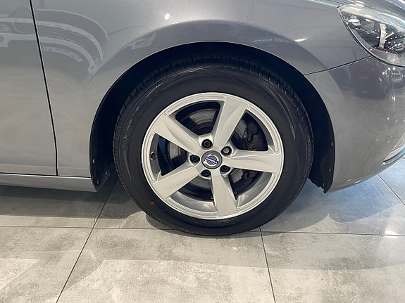 Volvo V40 22 of 23