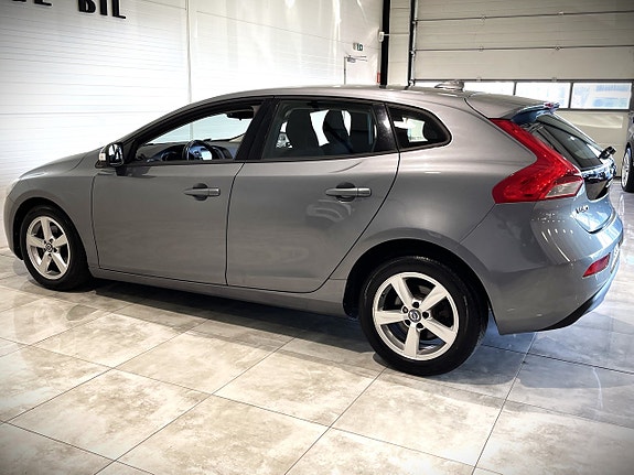Volvo V40 6 of 23