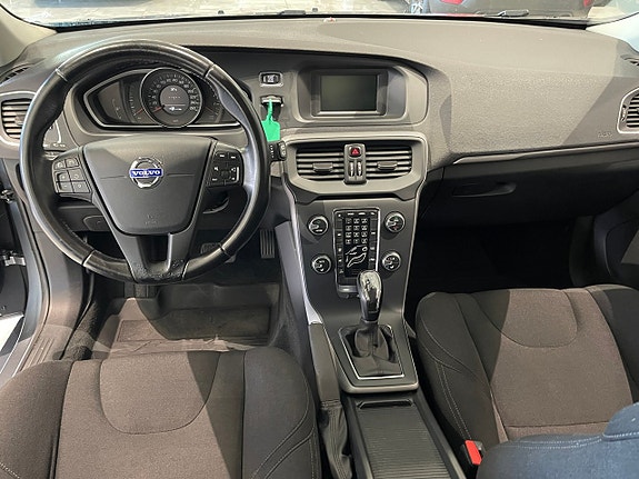 Volvo V40 10 of 23