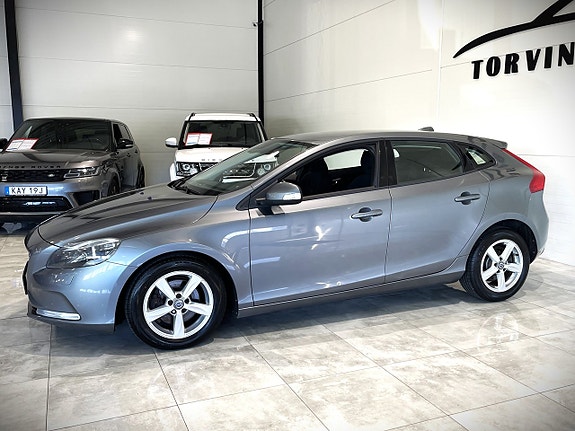 Volvo V40 3 of 23
