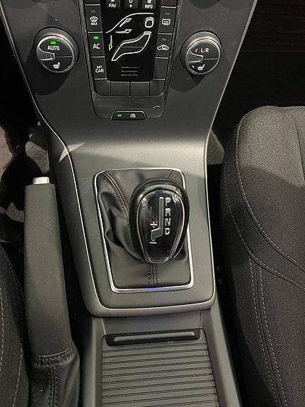 Volvo V40 15 of 23