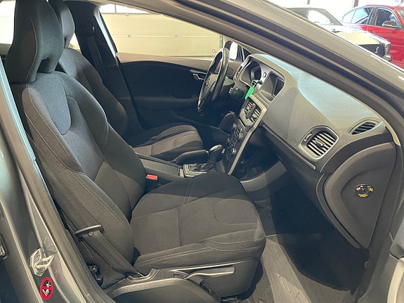 Volvo V40 20 of 23