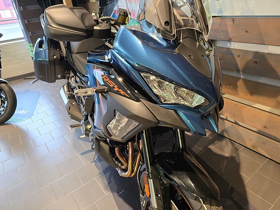 Kawasaki Versys 1100S Tourer 8 of 13
