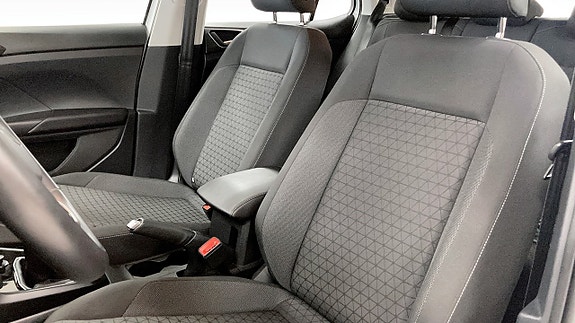 Volkswagen T-Cross 8 of 12