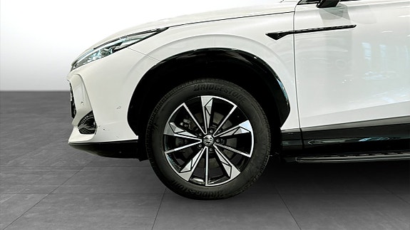 MG HS 9 of 12