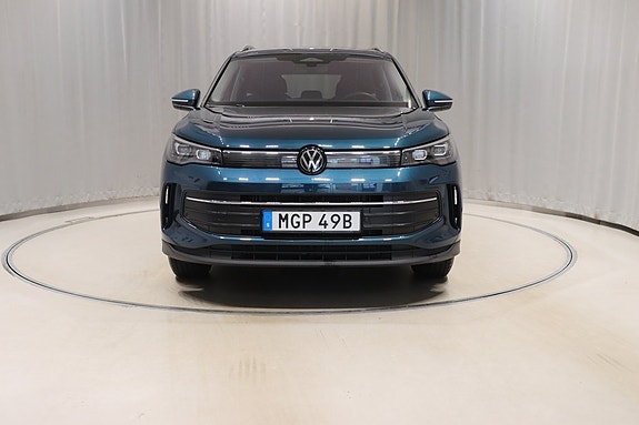 Volkswagen Tiguan 2 of 10