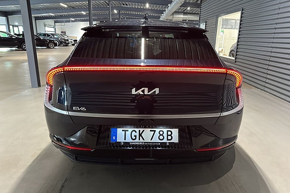 Kia EV6 5 of 25
