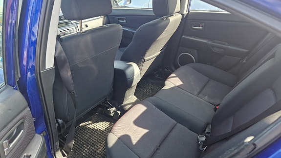 Mazda 3 7 of 9