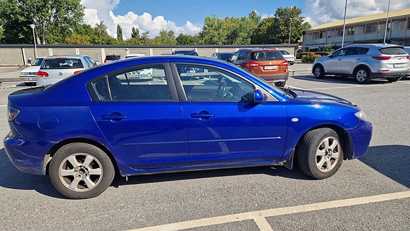 Mazda 3 2 of 9