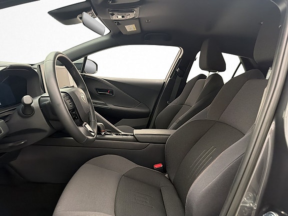 Toyota C-HR 12 of 30