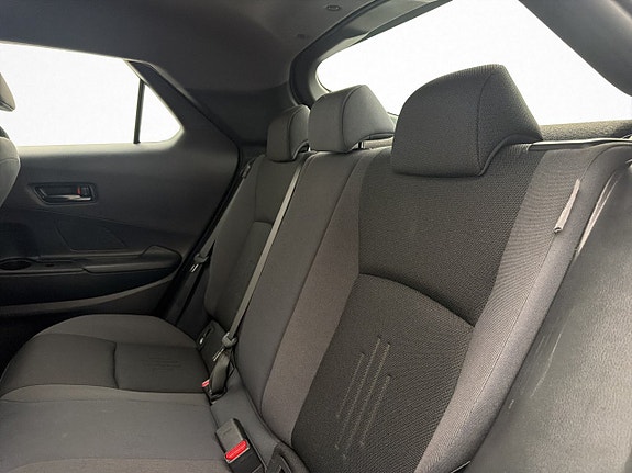 Toyota C-HR 16 of 30