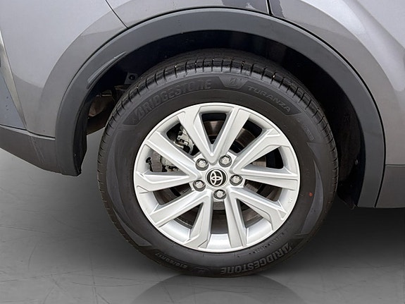 Toyota C-HR 30 of 30