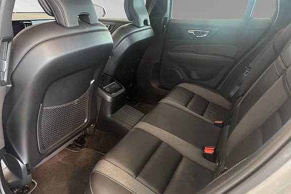 Volvo V60 8 of 27