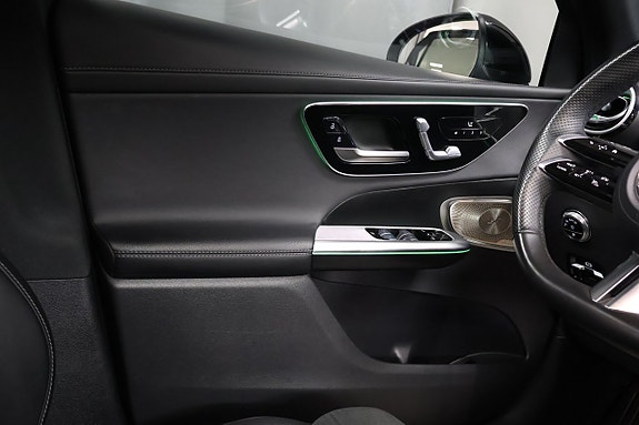 Mercedes-Benz GLC300 de 16 of 26