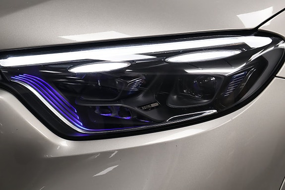 Mercedes-Benz GLC300 de 8 of 26