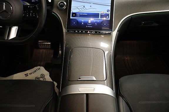 Mercedes-Benz GLC300 de 24 of 26