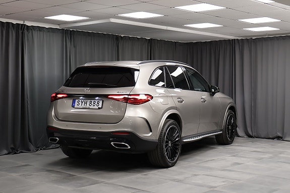 Mercedes-Benz GLC300 de 2 of 26