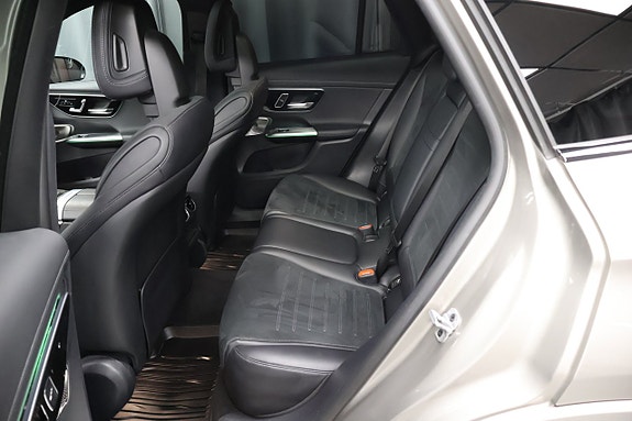 Mercedes-Benz GLC300 de 12 of 26