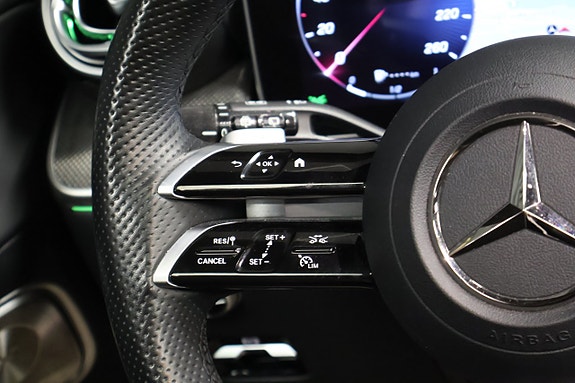 Mercedes-Benz GLC300 de 19 of 26