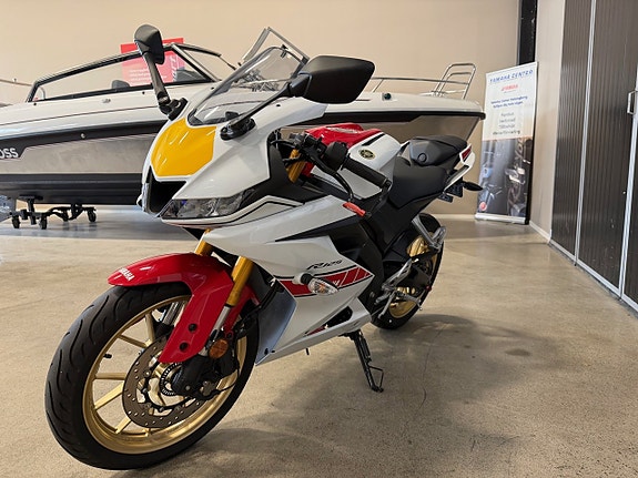 Yamaha YZF-R125 WGP edition ABS 4 of 5