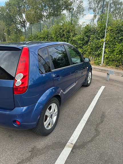 Ford Fiesta 3 of 9