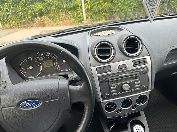 Ford Fiesta 8 of 9