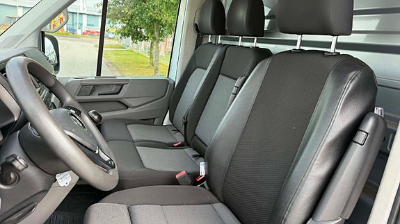 Volkswagen Crafter 12 of 26