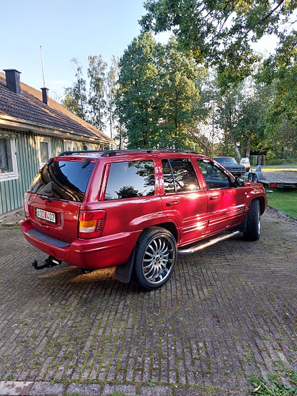 Jeep Grand Cherokee 2 of 6