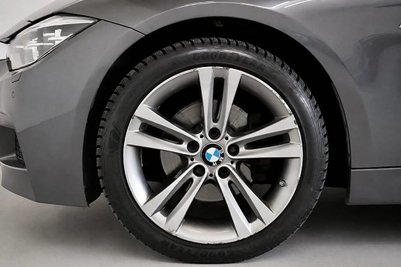 BMW 320d 9 of 18