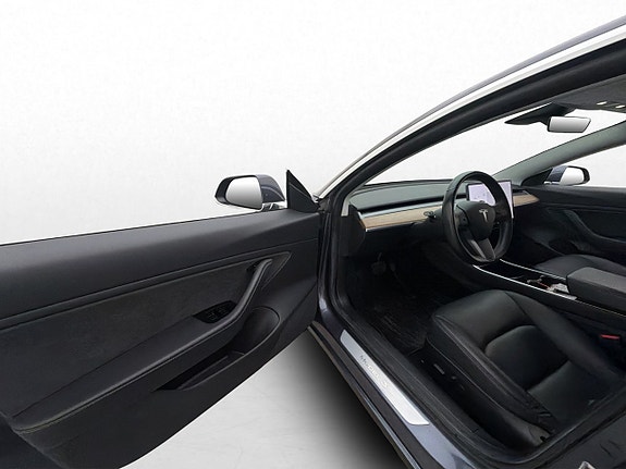 Tesla Model 3 11 of 30