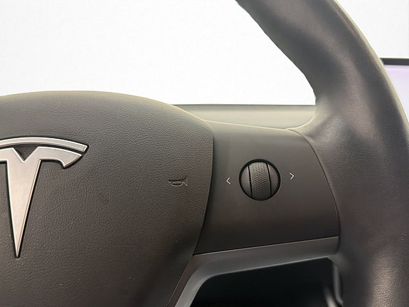 Tesla Model 3 20 of 30