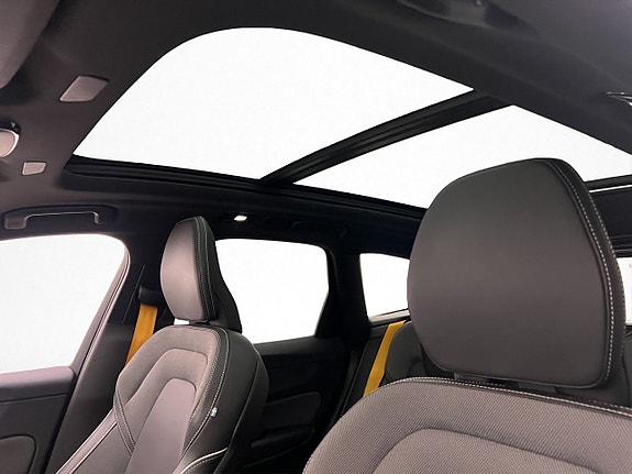 Volvo XC60 15 of 30