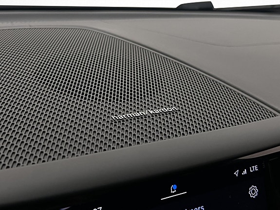 Volvo XC60 23 of 30