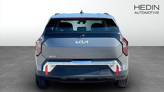 Kia EV3 7 of 9