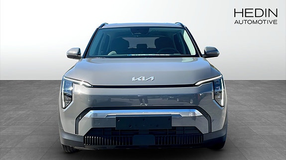 Kia EV3 8 of 9