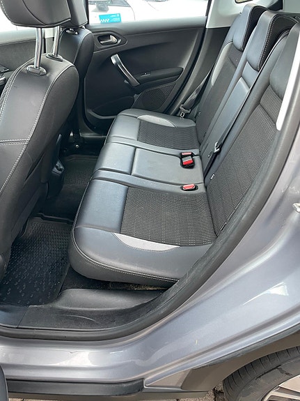 Peugeot 2008 7 of 9