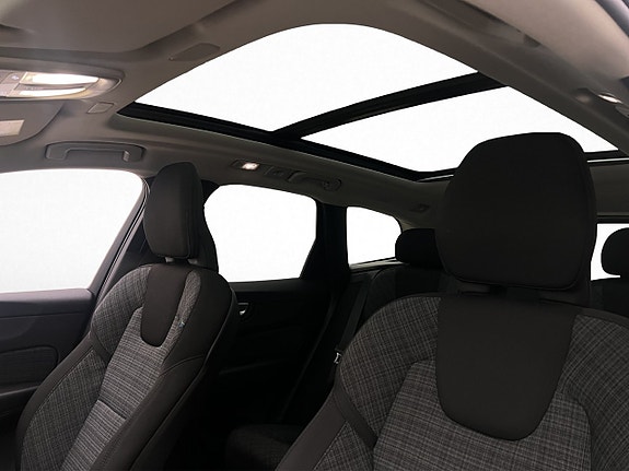 Volvo XC60 14 of 30