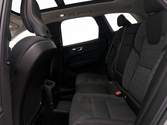 Volvo XC60 11 of 30