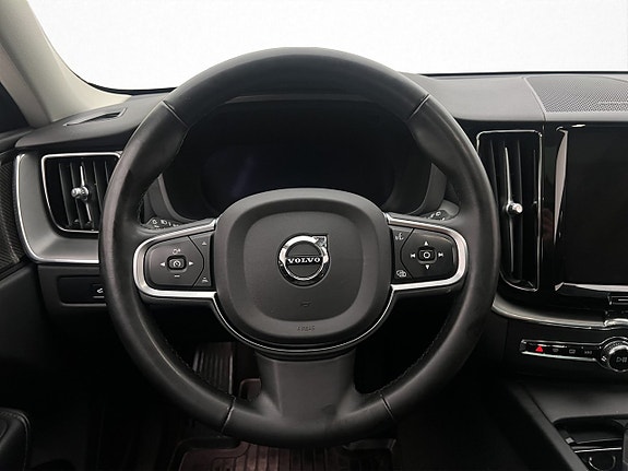 Volvo XC60 12 of 30