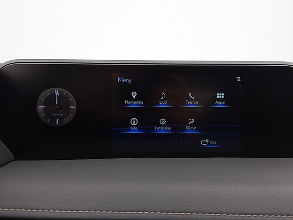 Lexus UX250h 19 of 26